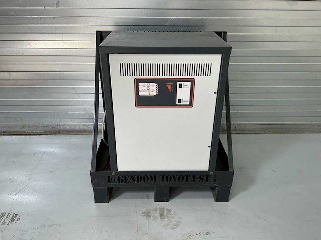 Hsct - 48v 150a - battery chargers - 2011 - afbeelding 1 van  3