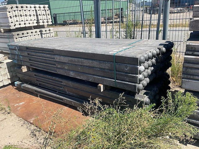 Hsn betonschutting sleufpaal (80x) - afbeelding 1 van  2