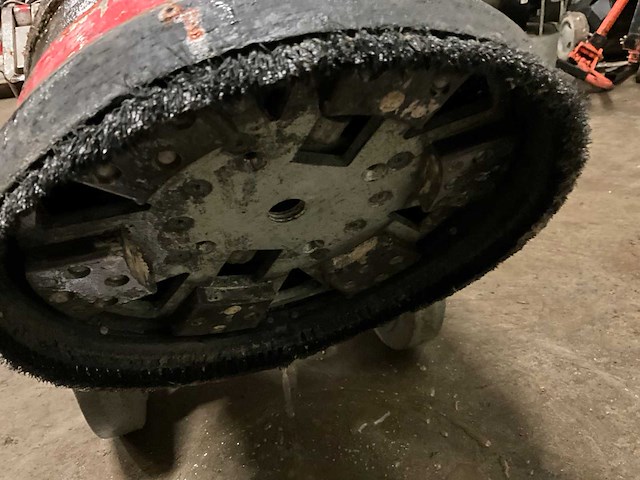 Htc gl 270 betonschuurmachine - afbeelding 6 van  7