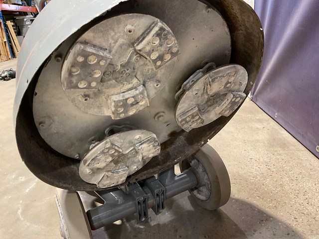 Htc gl450 betonfreesmachine - afbeelding 4 van  5