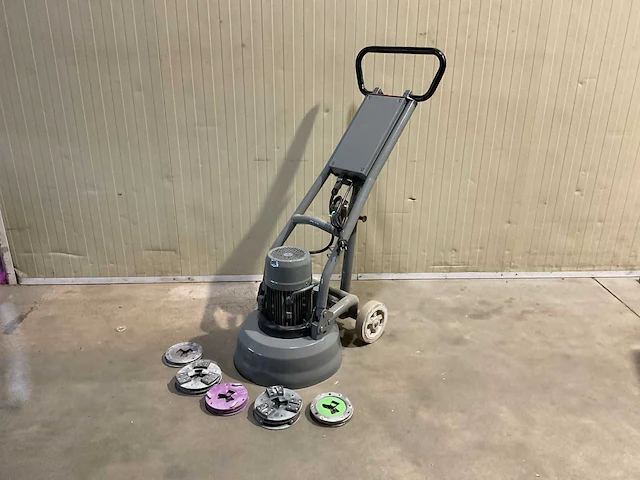 Htc greyline 450 betonfreesmachine - afbeelding 1 van  4