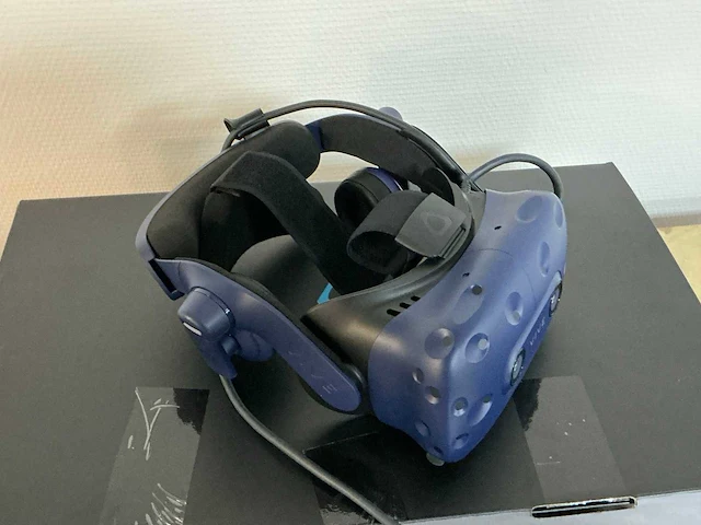 Htc vive pro 2q29100 vr-headset - afbeelding 2 van  4