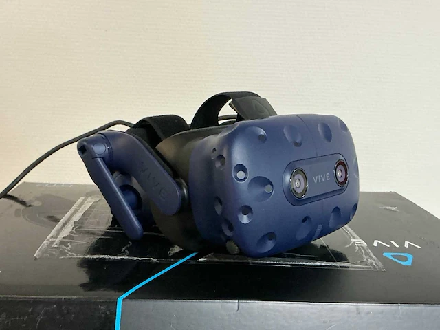 Htc vive pro 2q29100 vr-headset - afbeelding 1 van  2