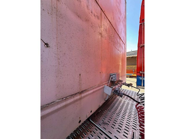 H.t.f. - 2001 - oplegger met gesloten geïsoleerde opbouw v.v gestuurde achteras, ama laadklep 14 meter og-12-zv - afbeelding 5 van  26