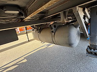 H.t.f. - 2001 - oplegger met gesloten geïsoleerde opbouw v.v gestuurde achteras, ama laadklep 14 meter og-12-zv - afbeelding 9 van  26