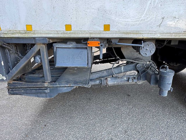 H.t.f. - 2001 - oplegger met gesloten geïsoleerde opbouw v.v gestuurde achteras, ama laadklep 14 meter og-12-zv - afbeelding 26 van  26