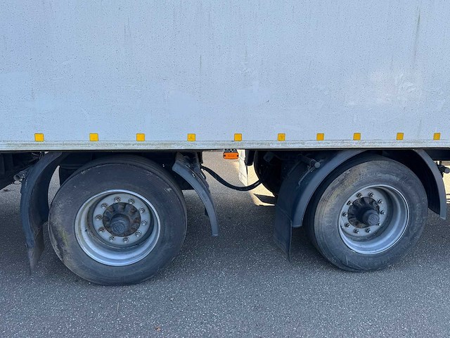 H.t.f. - 2001 - oplegger met gesloten geïsoleerde opbouw v.v gestuurde achteras, ama laadklep 14 meter og-12-zv - afbeelding 14 van  26