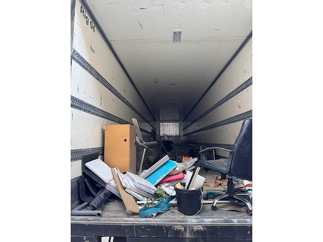 H.t.f. - 2001 - oplegger met gesloten geïsoleerde opbouw v.v gestuurde achteras, ama laadklep 14 meter og-12-zv - afbeelding 18 van  26