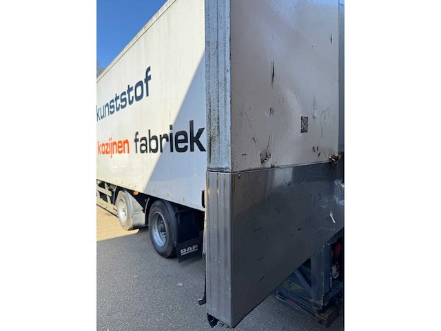 H.t.f. - 2001 - oplegger met gesloten geïsoleerde opbouw v.v gestuurde achteras, ama laadklep 14 meter og-12-zv - afbeelding 24 van  26