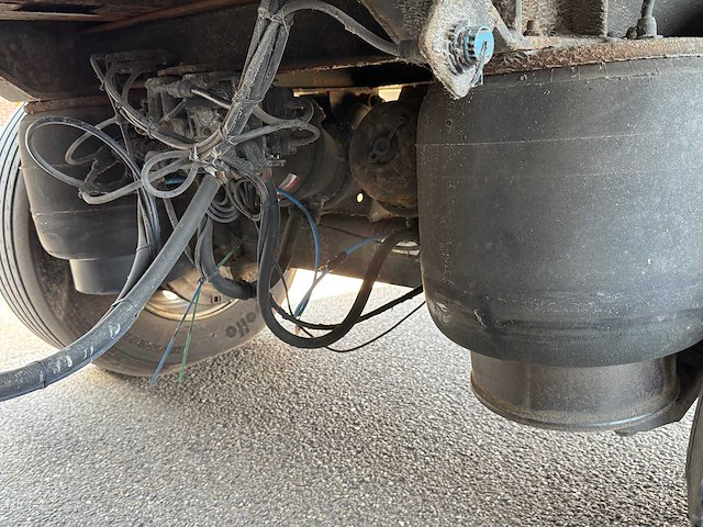 H.t.f. - 2002 - hzp32 - oplegger met gesloten opbouw v.v gestuurde achteras, ama laadklep 14 meter og-13-zv - afbeelding 3 van  19