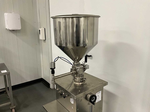 Hua yang pneumatische semi-automatische vulmachine - afbeelding 4 van  11