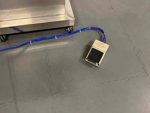 Hua yang pneumatische semi-automatische vulmachine - afbeelding 11 van  11