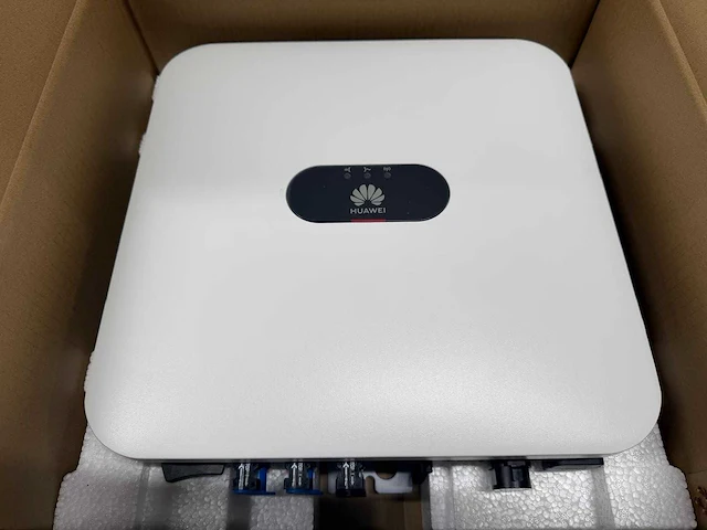 Huawei - 3.68 ktl-l1 - hybride omvormer t.b.v. zonnepanelen - afbeelding 3 van  8