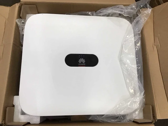 Huawei sun2000-12ktl-m5 omvormer - afbeelding 1 van  3