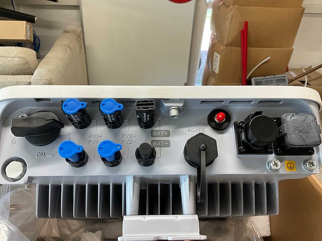 Huawei sun2000-2ktl-l1 omvormer - afbeelding 3 van  5