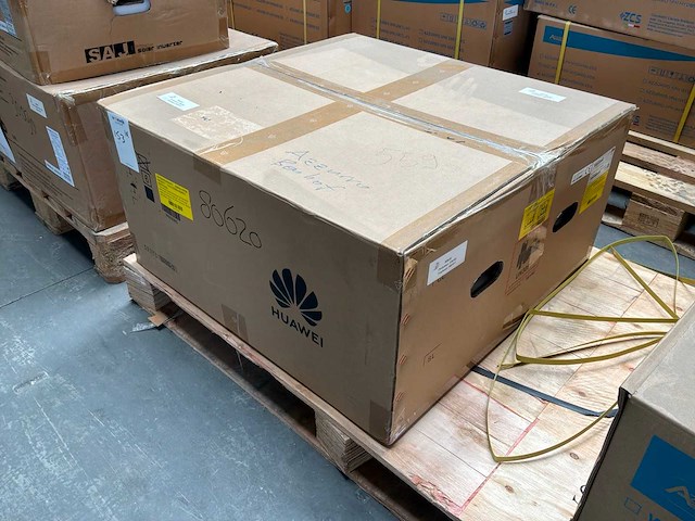 Huawei sun2000-36ktl-m3 36 kw omvormer - afbeelding 2 van  4