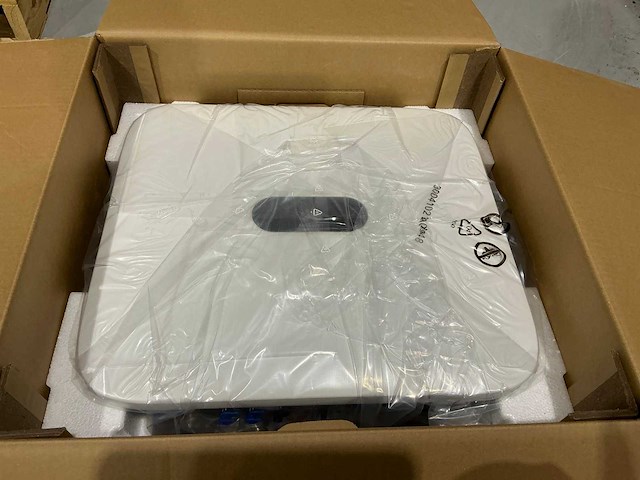 Huawei sun2000-8ktl-m1 omvormer - afbeelding 2 van  3