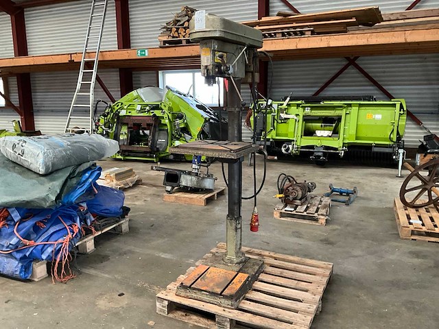 Hubema hu-30 kolomboormachine - afbeelding 1 van  8