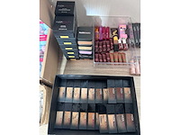 Huda beauty - partij gezichts make-up - afbeelding 4 van  7