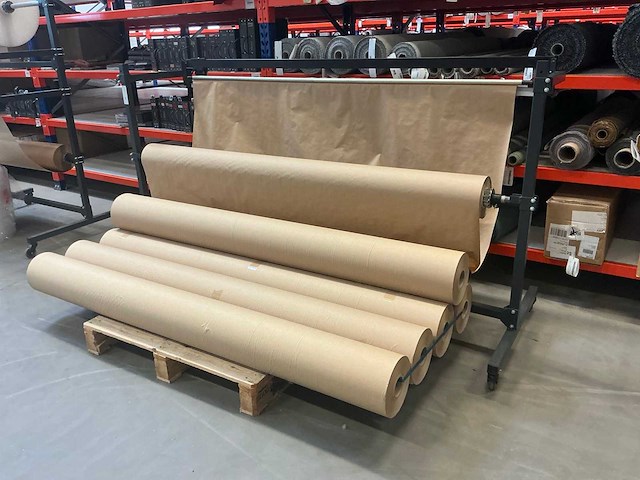 Huedig mobiele rolhouder met inhoud - afbeelding 1 van  8