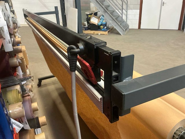 Huedig mobiele rolhouder met inhoud - afbeelding 6 van  8