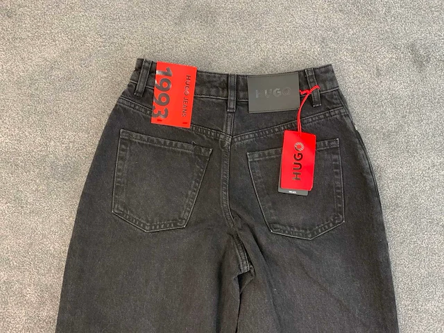 Hugo - 1993 - jeans (18x) - afbeelding 4 van  9