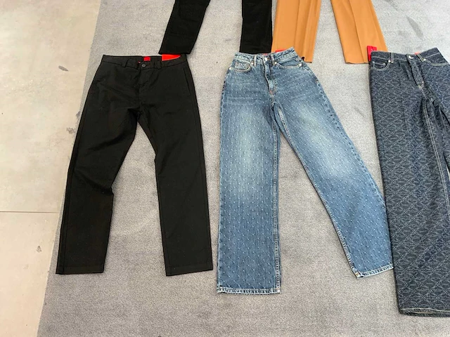 Hugo - 937(2x)/chino(2x)/734(1x) - broeken (5x) - afbeelding 2 van  5