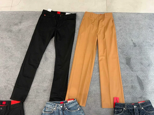 Hugo - 937(2x)/chino(2x)/734(1x) - broeken (5x) - afbeelding 4 van  5