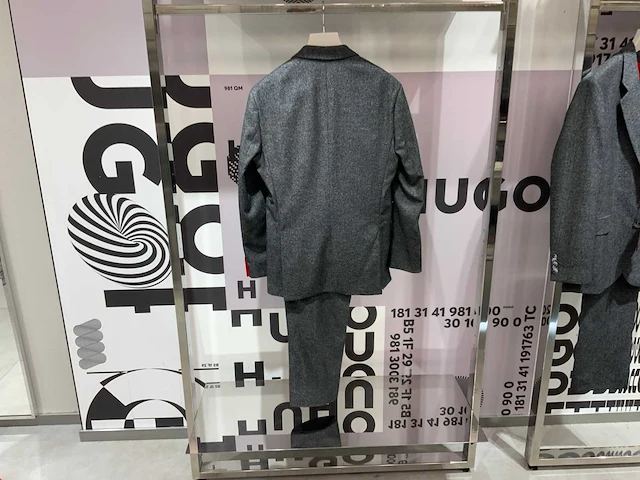 Hugo - kris/teagan231x - kostuums (2x) - afbeelding 6 van  6