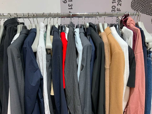 Hugo - restpartij kleding (65x) - afbeelding 5 van  6