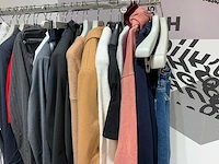 Hugo - restpartij kleding (65x) - afbeelding 6 van  6