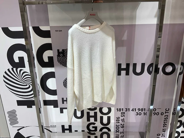 Hugo - sarcis - truien en vesten (4x) - afbeelding 2 van  5