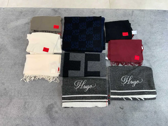 Hugo - shawls (22x) - afbeelding 3 van  4