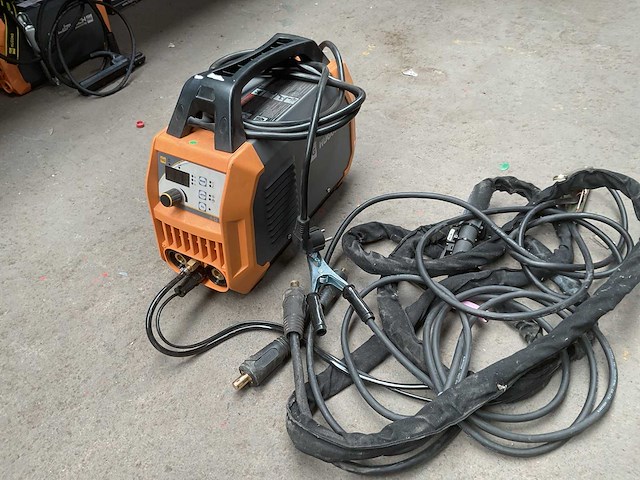 Hugong etig 160 diverse lasmachines - afbeelding 1 van  7