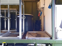 Huifaanhanger met diverse apparatuur - afbeelding 2 van  12