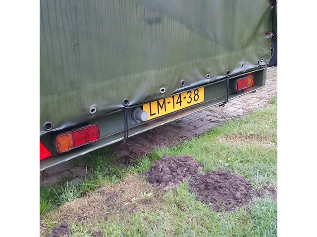 Huifaanhanger met diverse apparatuur - afbeelding 4 van  12