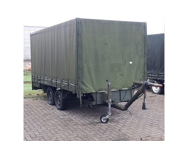 Huifaanhanger met diverse apparatuur - afbeelding 6 van  12