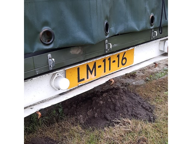 Huifaanhanger met diverse apparatuur - afbeelding 4 van  12