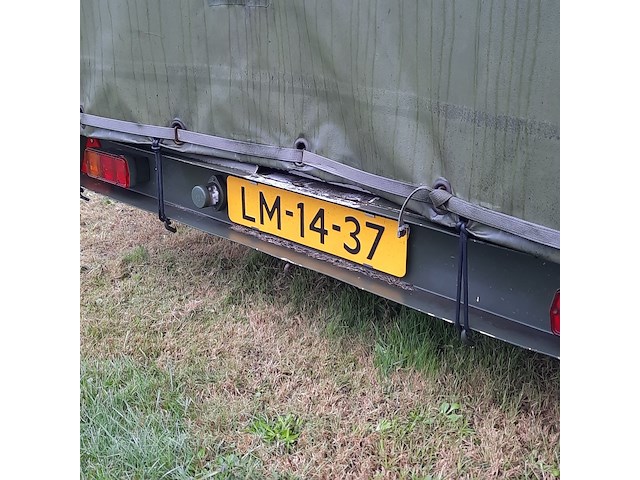 Huifaanhanger met diverse apparatuur - afbeelding 5 van  13