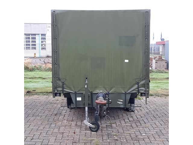 Huifaanhanger met diverse apparatuur - afbeelding 6 van  13