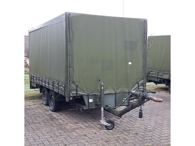 Huifaanhanger met diverse apparatuur - afbeelding 7 van  13