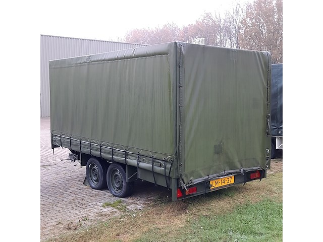 Huifaanhanger met diverse apparatuur - afbeelding 11 van  13