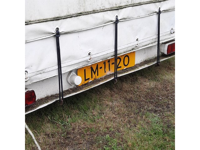 Huifaanhanger met diverse apparatuur - afbeelding 6 van  14