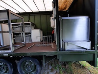 Huifaanhanger met diverse apparatuur - afbeelding 3 van  13