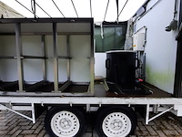 Huifaanhanger met diverse apparatuur - afbeelding 4 van  14