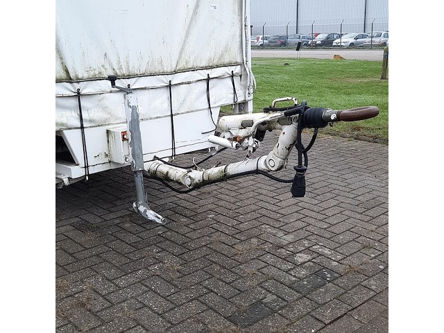 Huifaanhanger met diverse apparatuur - afbeelding 9 van  14