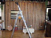 Huishoudtrap altrex met zes treden en bordes. - afbeelding 1 van  2