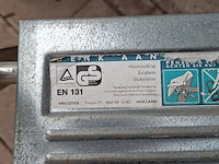 Huishoudtrap met 4 treden vricotex - afbeelding 4 van  4