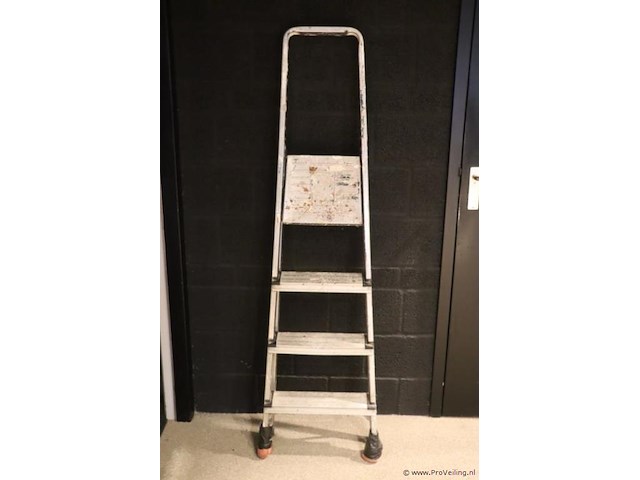 Huishoudtrap - afbeelding 1 van  3