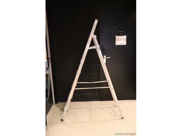 Huishoudtrap - afbeelding 2 van  3